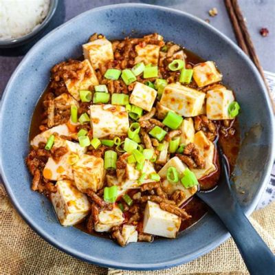   Le Tofu Mapo à la Suining: Une explosion de saveurs épicées et une texture veloutée divine!